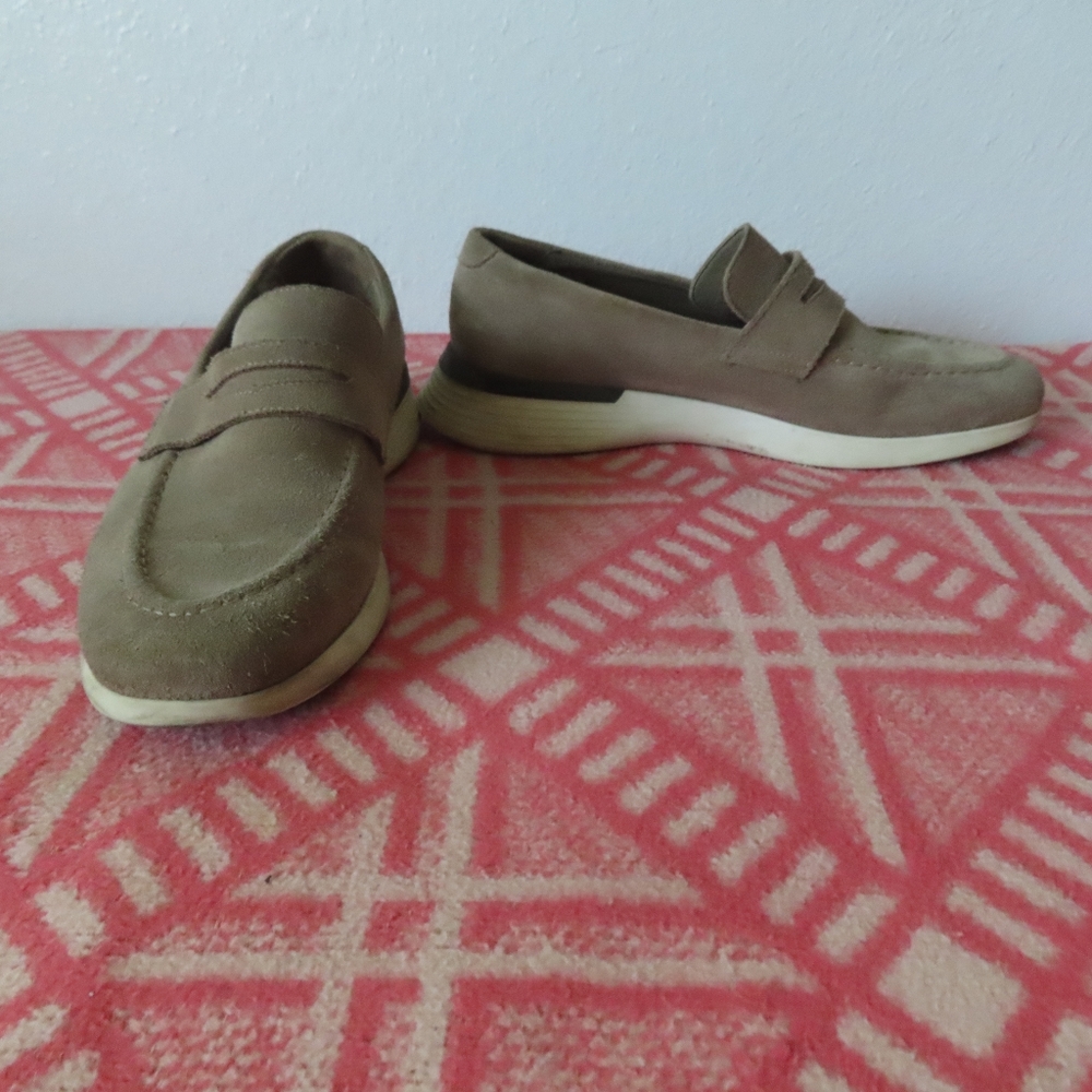WOLF & SHEPHERD Men's Stone White Suede Crossover Loafers sz 7.5